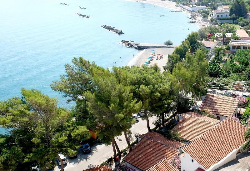 Testa Di Monaco Natural Beach 卡普多兰多 外观 照片